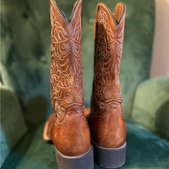 Women’s Ariat Boots - Picture 3 of 5